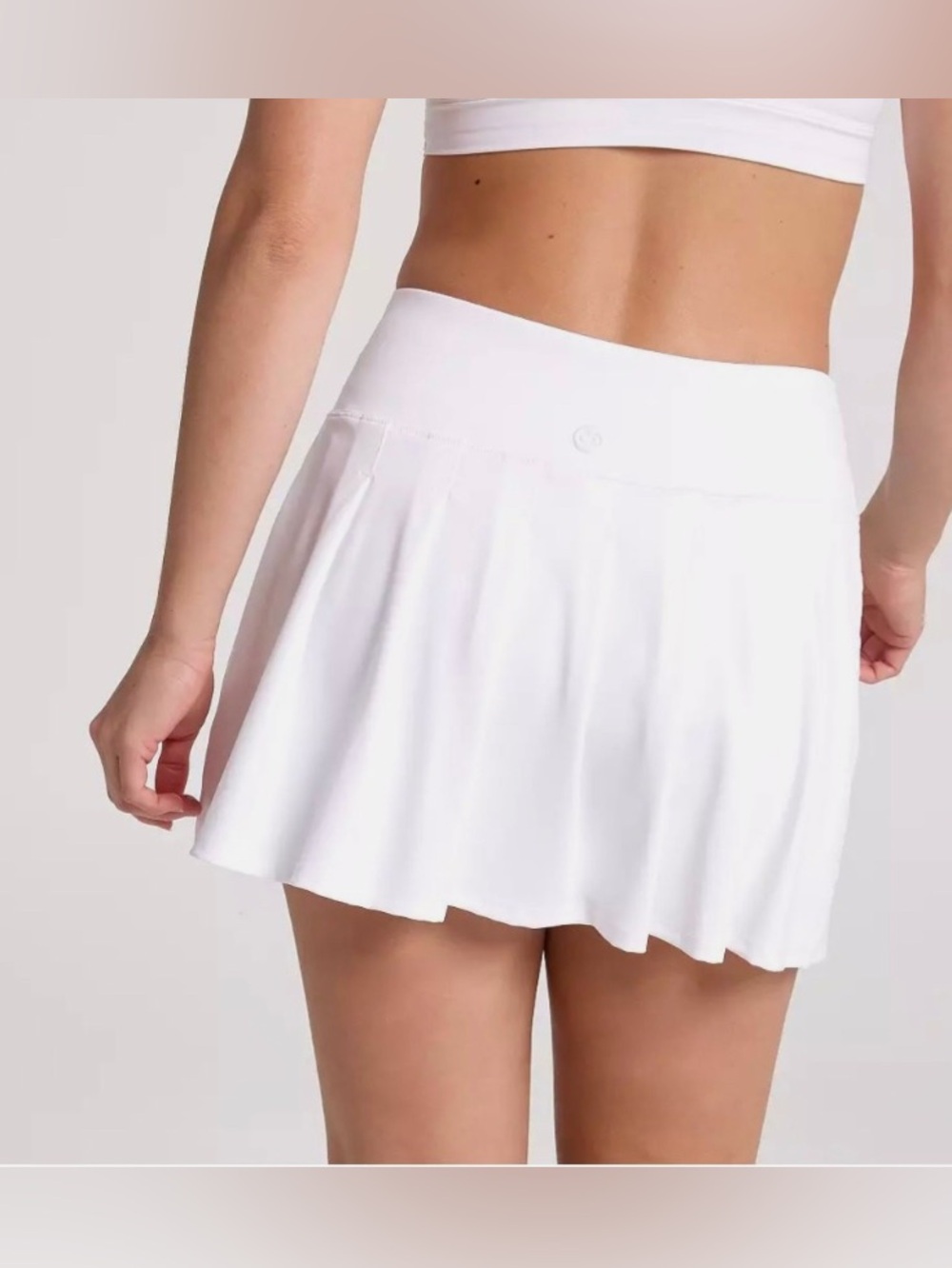Calia Court PowerMove white Pleated Back 14" HiRise Skort